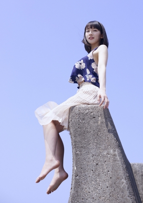 吉岡里穂　画像