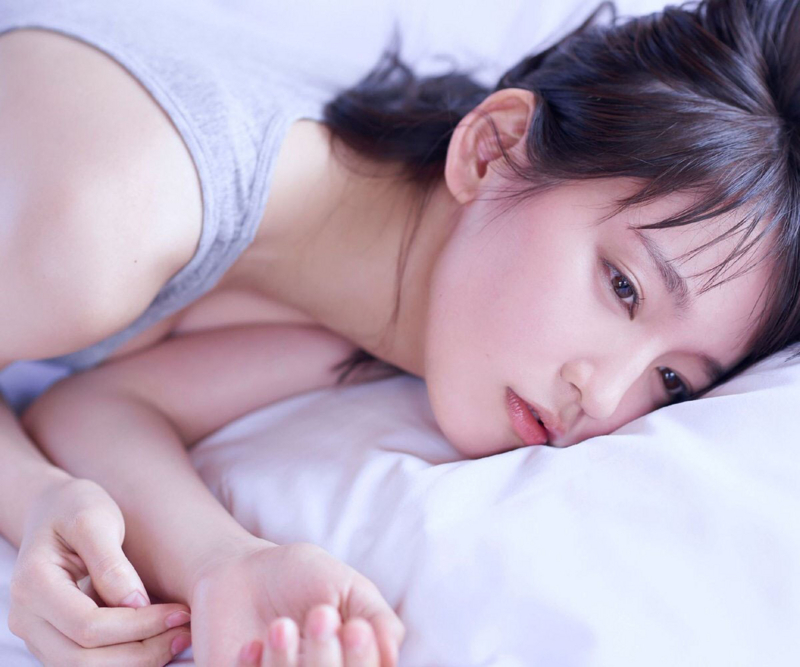 吉岡里穂　画像