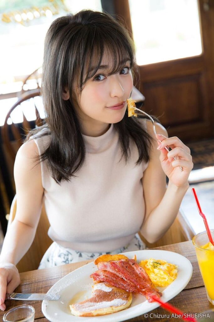 泉里香 おっぱい
