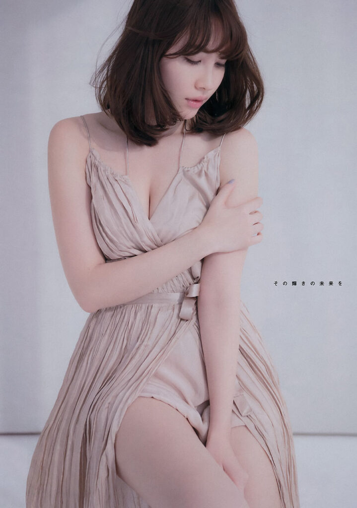 小嶋陽菜　谷間　エロ