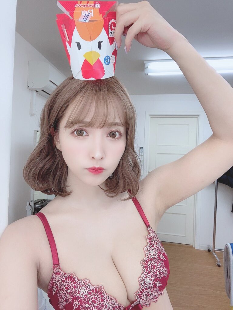 三上悠亜　おっぱい