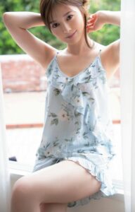 白石麻衣 ランジェリー 脇 腋 エロ