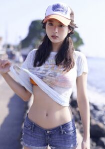 馬場ふみか　チラ見せ