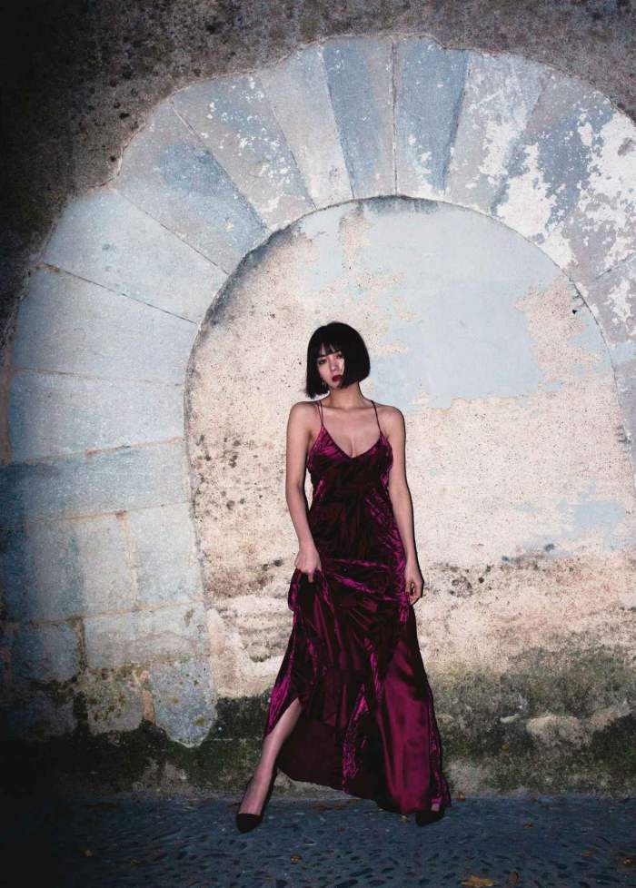 池田エライザ　ドレス　おっぱい　エロ