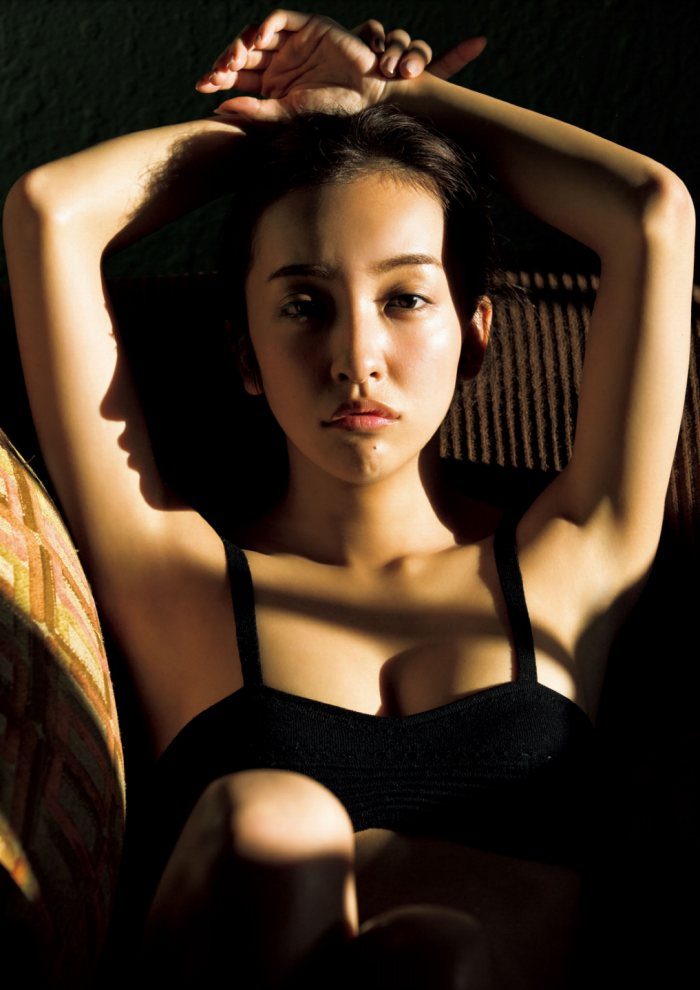 板野友美　グラビア　写真集　エロ