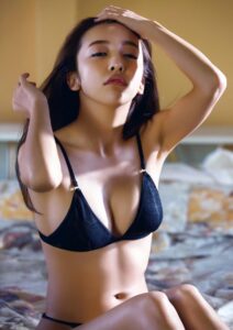 板野友美　エロ　グラビア