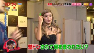 ローラ　ドレス　おっぱい　えろ