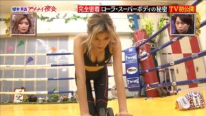 ローラ　スポブラ　谷間　えろ