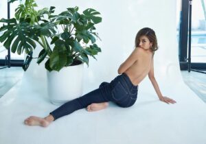 ローラ　ヌード